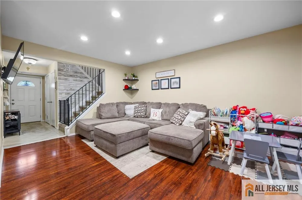 3 Eagle Court Howell, NJ 07731