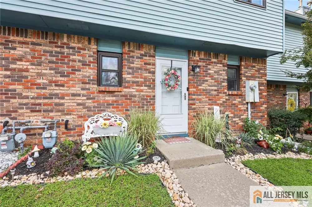 3 Eagle Court Howell, NJ 07731
