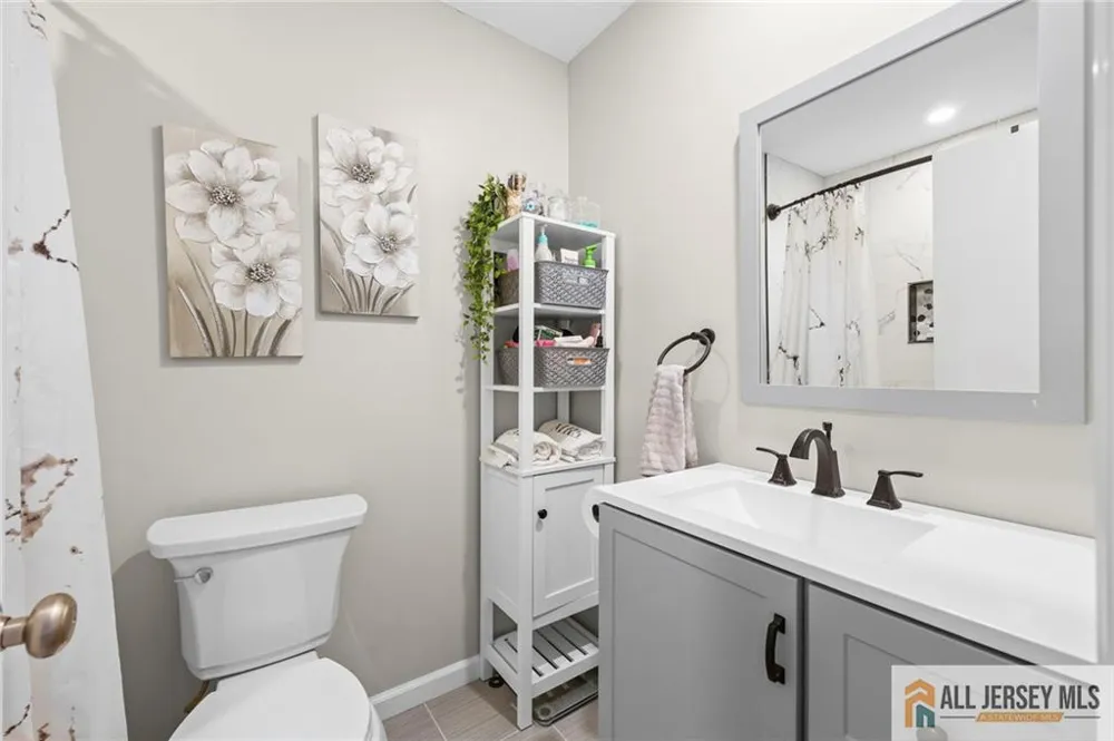3 Eagle Court Howell, NJ 07731