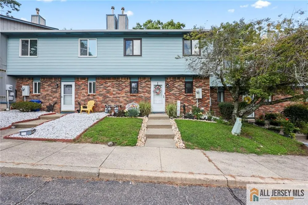 3 Eagle Court Howell, NJ 07731