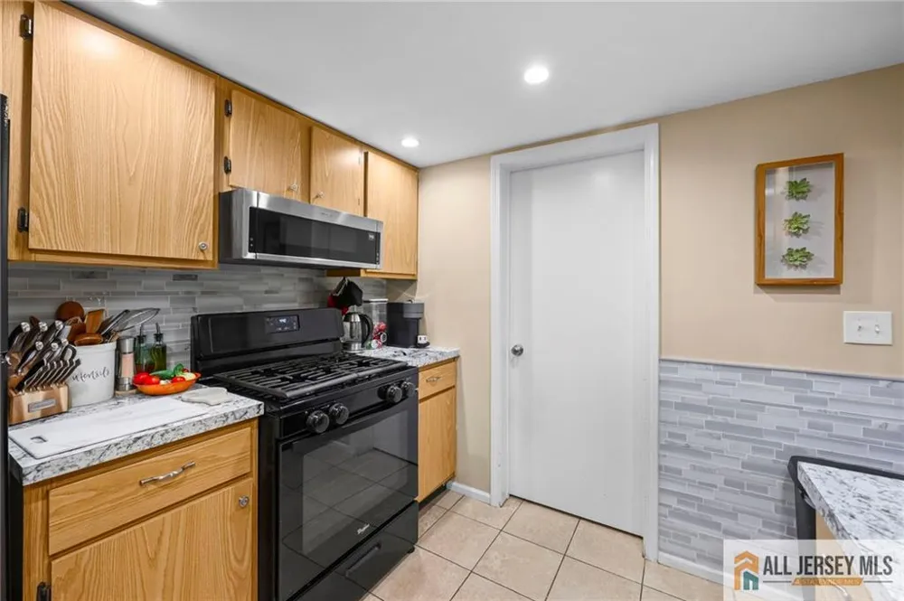 3 Eagle Court Howell, NJ 07731