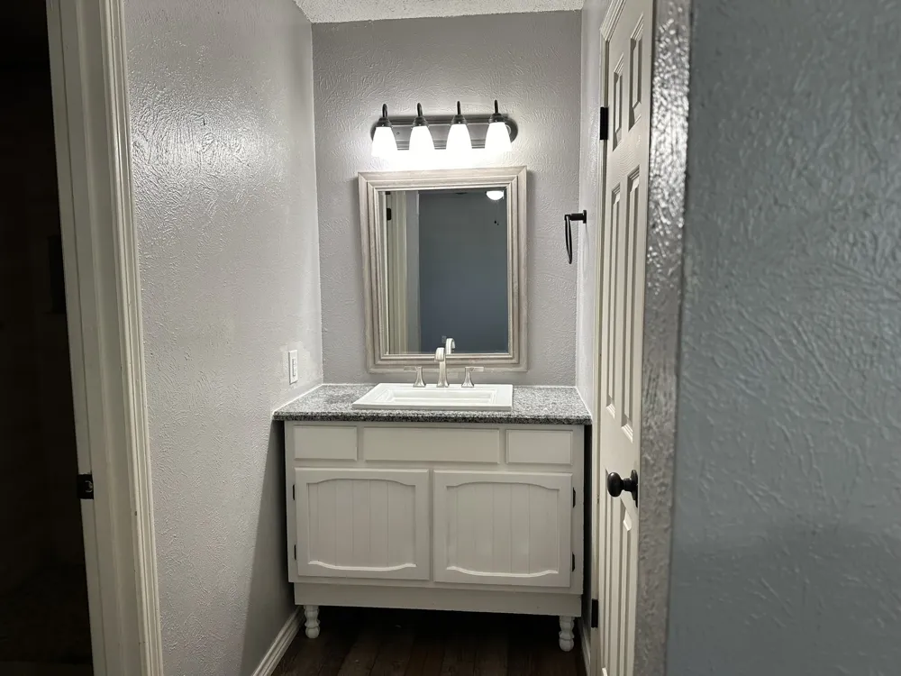 204 E Rucker Street Granbury, TX 76048