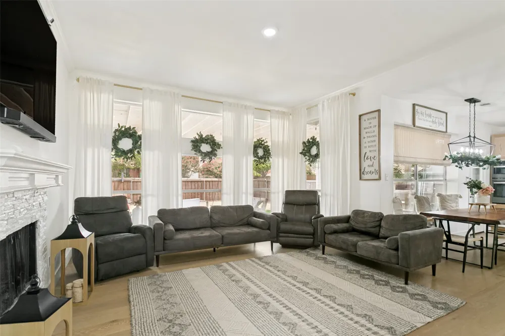 3321 Stone Glen Drive Plano, TX 75074