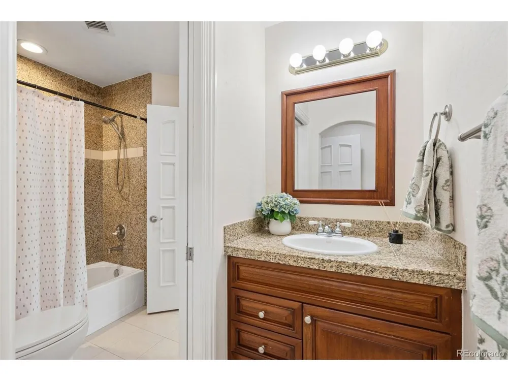 8926 Ridgepoint Way Castle Pines, CO 80108