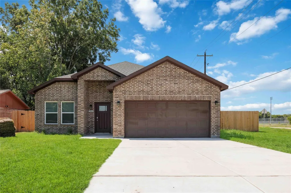 7313 Wren Circle Texas City, TX 77591