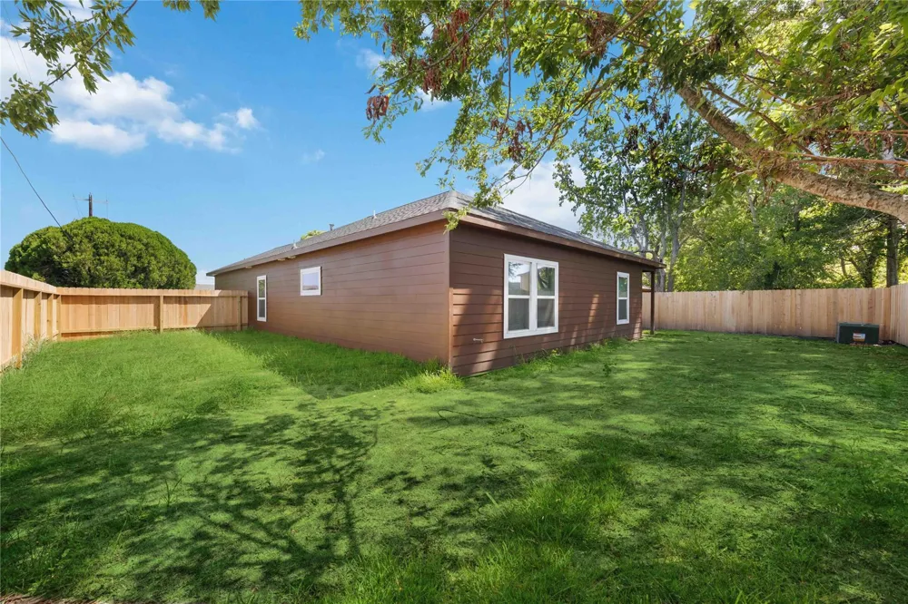 7313 Wren Circle Texas City, TX 77591