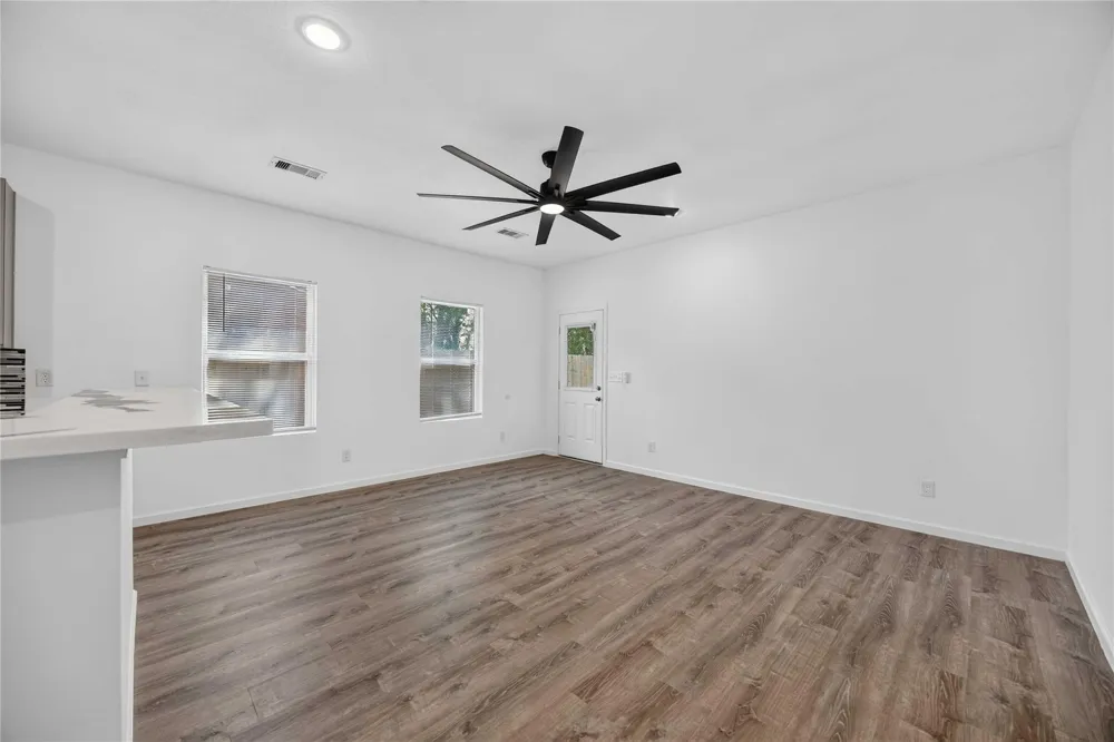 7313 Wren Circle Texas City, TX 77591