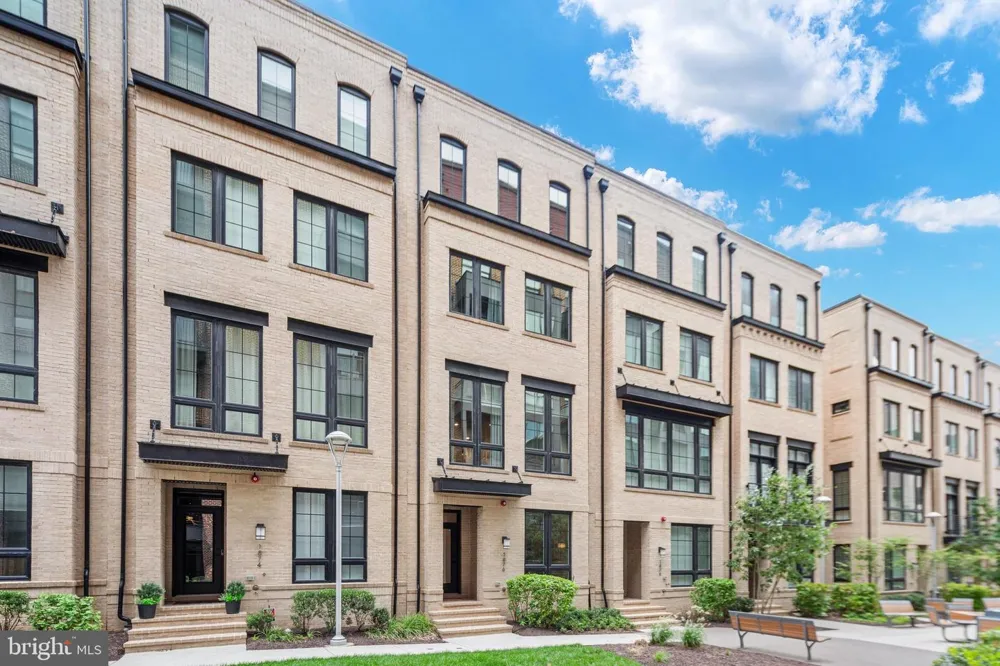 1876 EASTERLY ROAD Reston, VA 20190