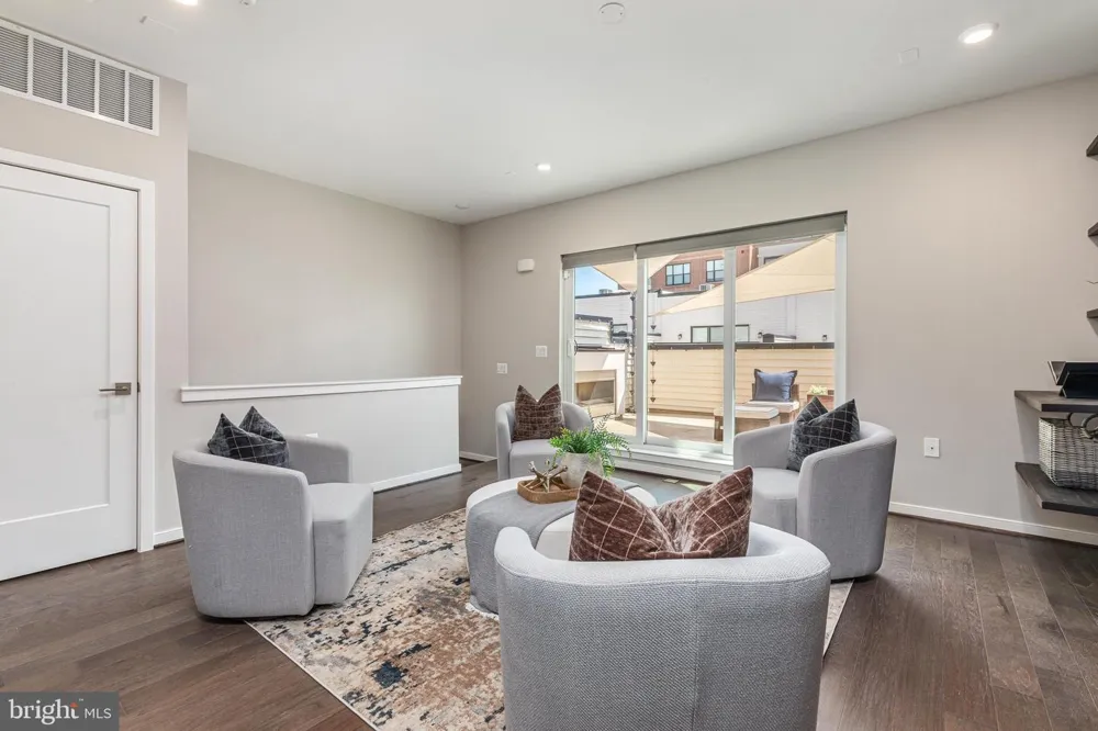 1876 EASTERLY ROAD Reston, VA 20190