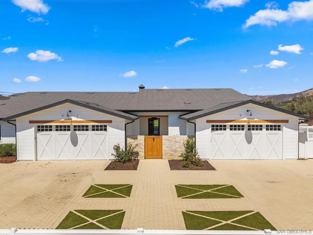 105 Equestrian San Marcos, CA 92069