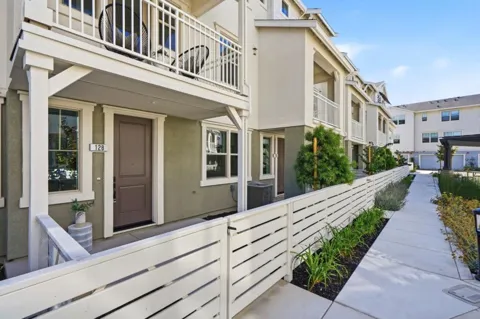 128 Oak Circle