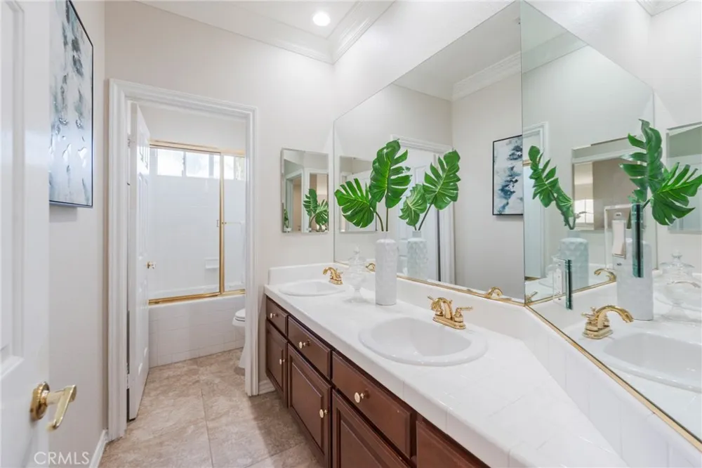 36008 Corte Coruna Murrieta, CA 92562