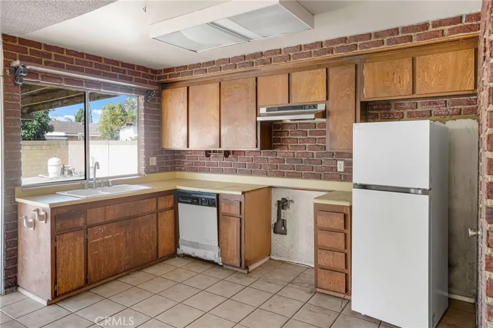 9704 Mines Avenue Pico Rivera, CA 90660