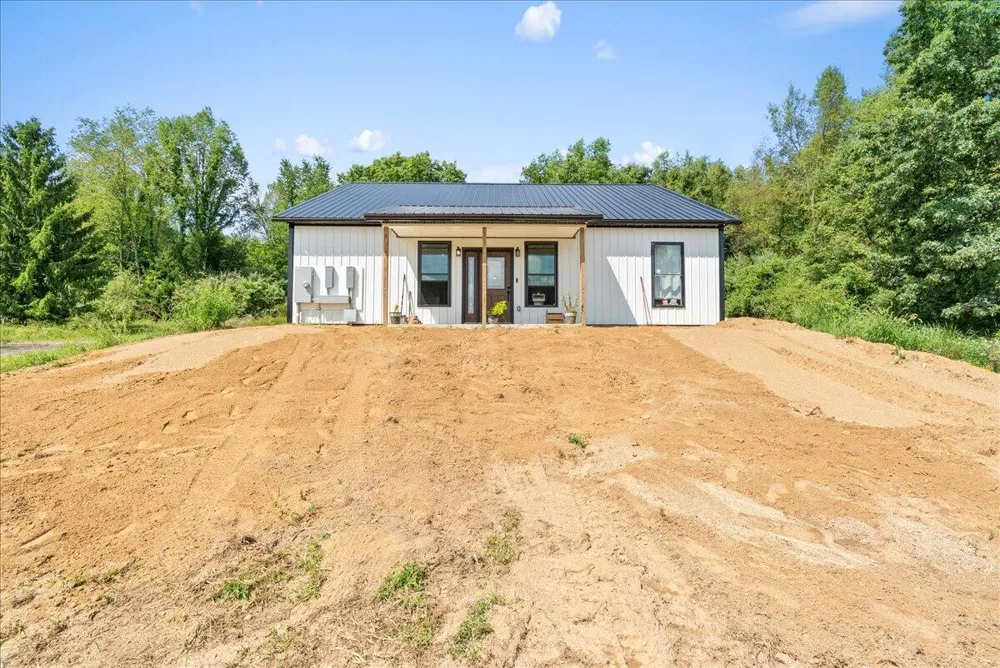 25455 L DRIVE Albion, MI 49224