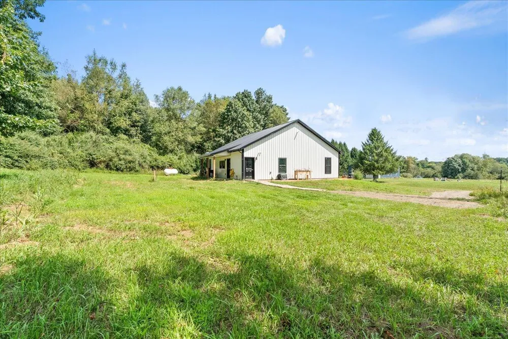25455 L DRIVE Albion, MI 49224