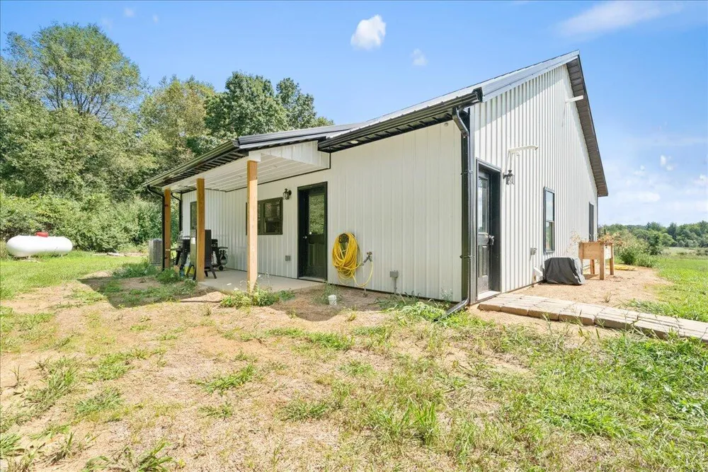25455 L DRIVE Albion, MI 49224