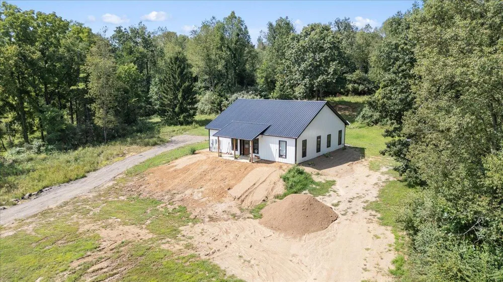25455 L DRIVE Albion, MI 49224