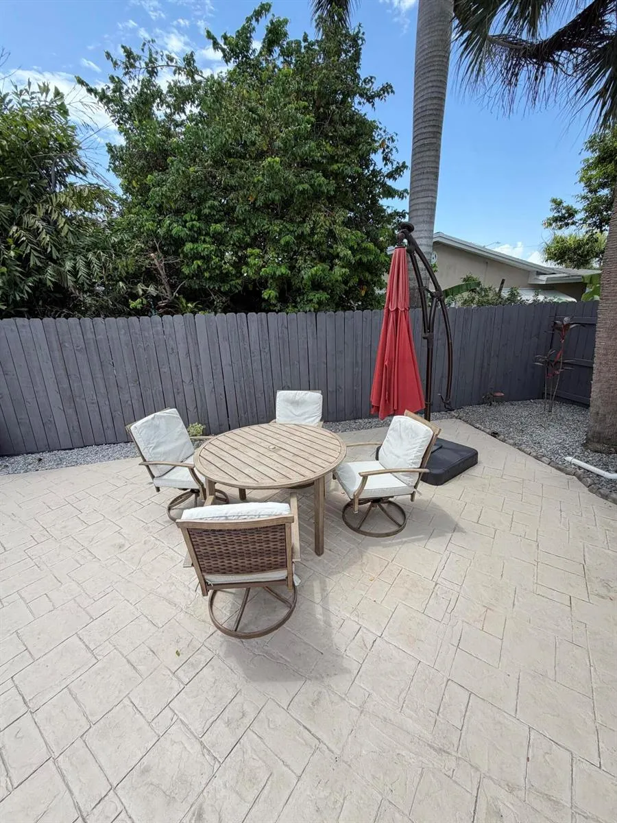1100 W CAMINO REAL Boca Raton, FL 33486