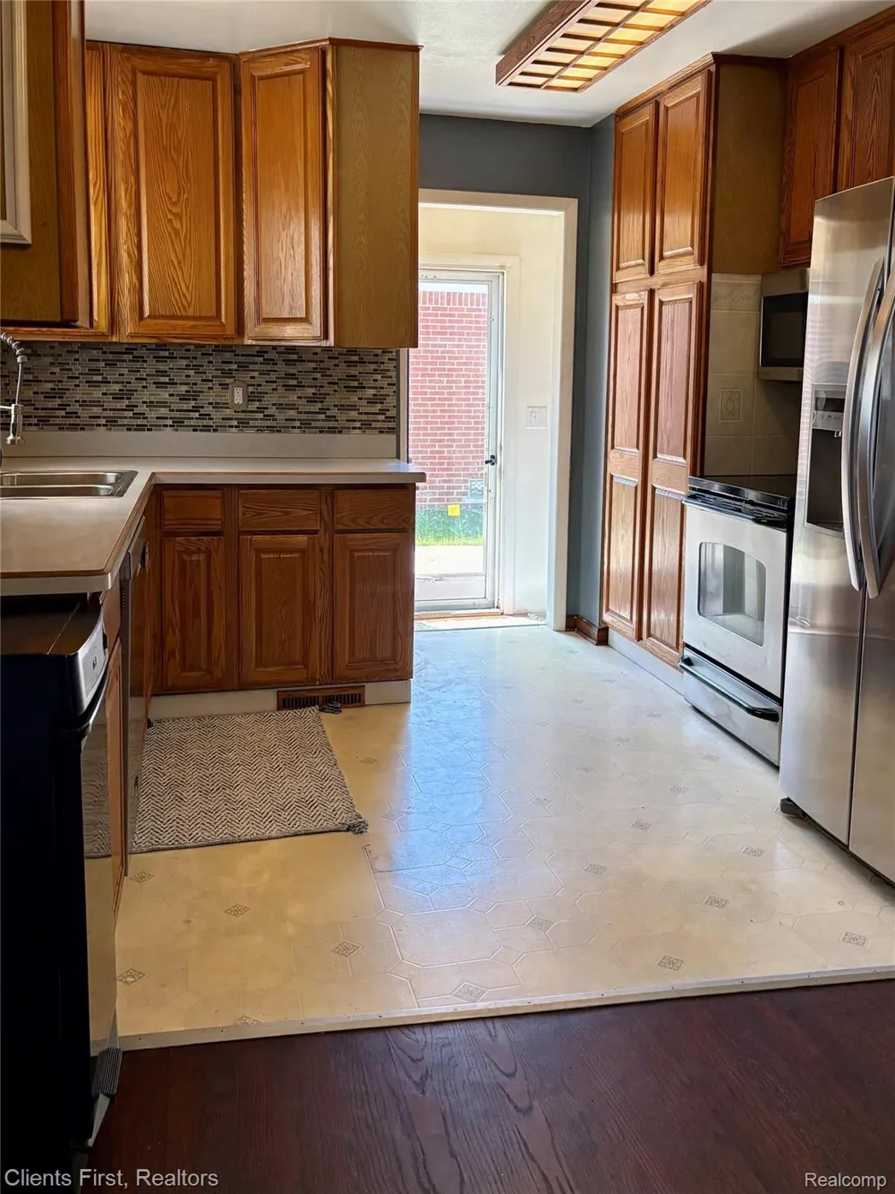 6280 Farmington Road Westland City, MI 48185