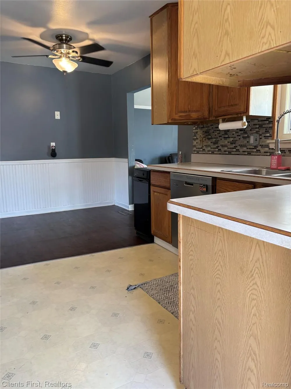6280 Farmington Road Westland City, MI 48185
