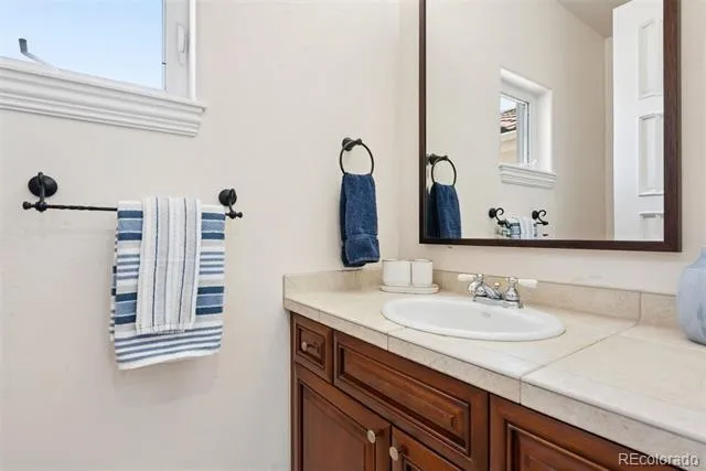 8926 Ridgepoint Way Castle Pines, CO 80108