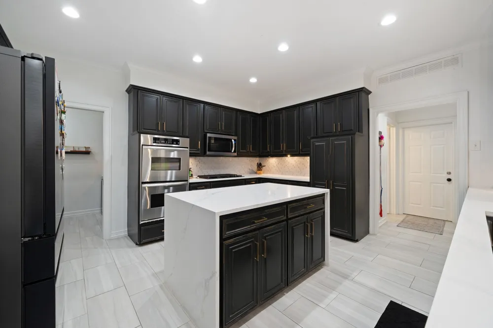 100 Krohn Court Irving, TX 75038