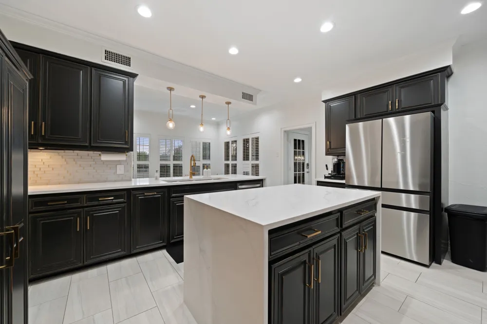 100 Krohn Court Irving, TX 75038