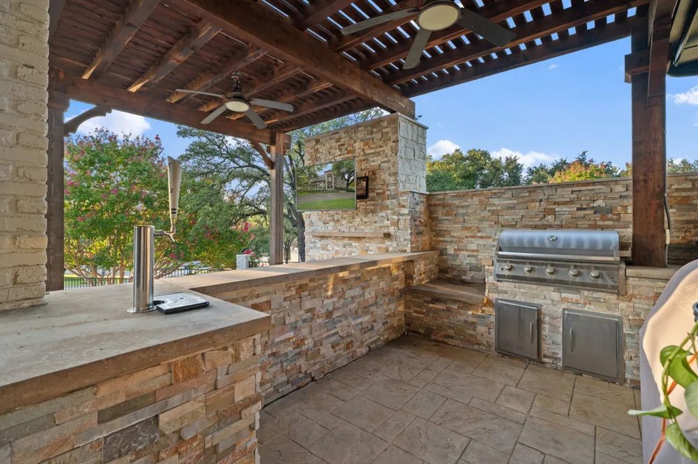100 Krohn Court Irving, TX 75038