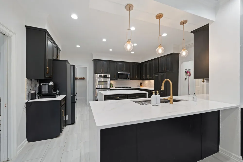 100 Krohn Court Irving, TX 75038