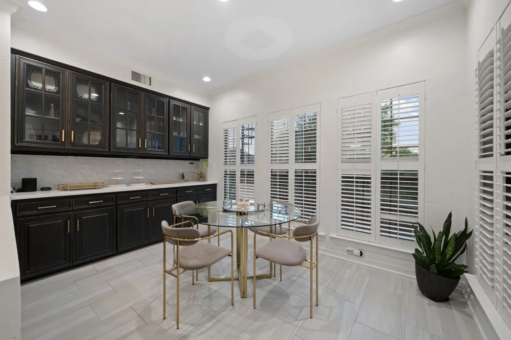 100 Krohn Court Irving, TX 75038