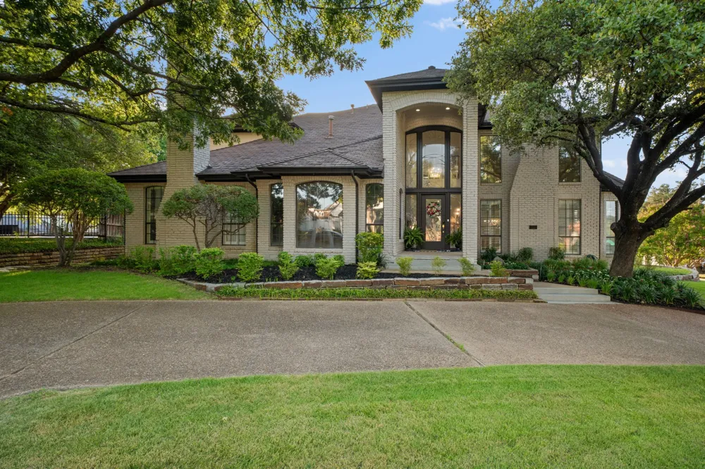 100 Krohn Court Irving, TX 75038