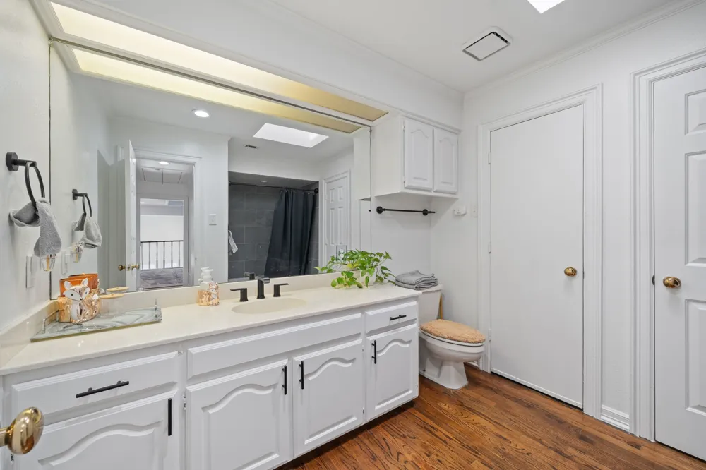 100 Krohn Court Irving, TX 75038