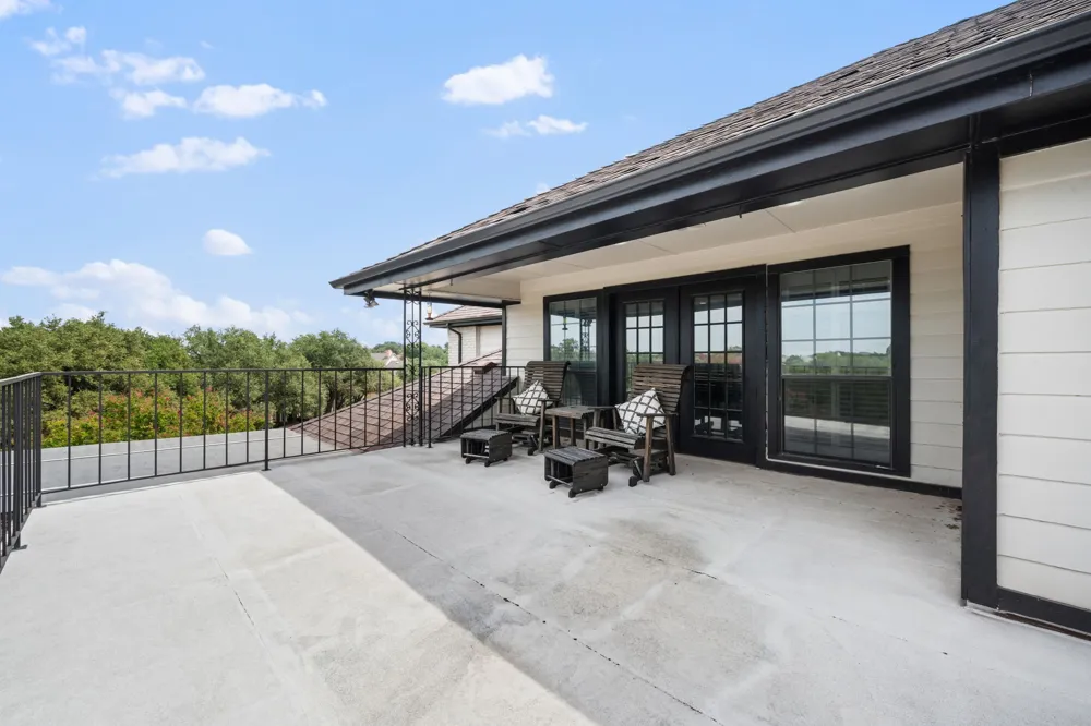 100 Krohn Court Irving, TX 75038