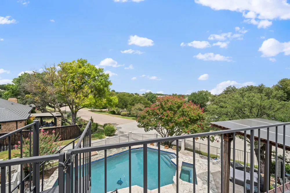 100 Krohn Court Irving, TX 75038