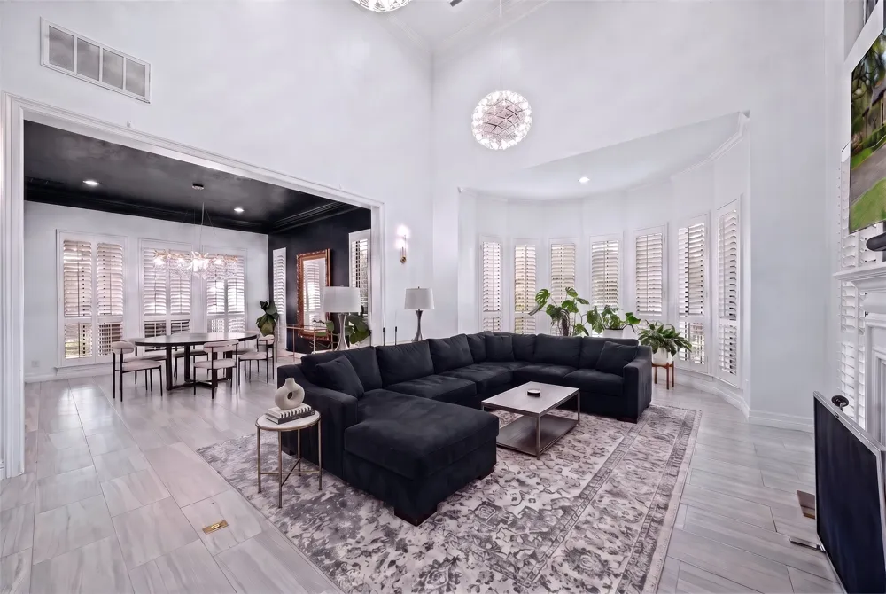 100 Krohn Court Irving, TX 75038