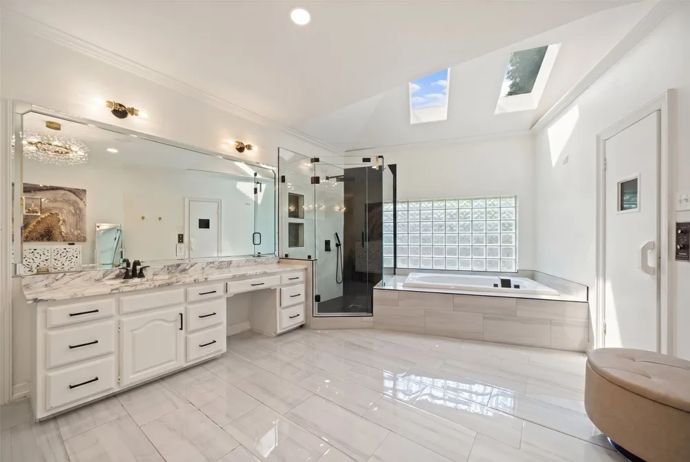 100 Krohn Court Irving, TX 75038