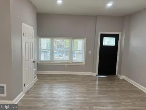 5033 WALNUT STREET #1