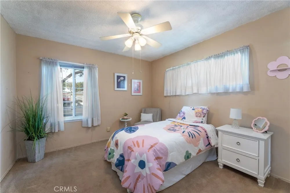 5710 Faust Lakewood, CA 90713