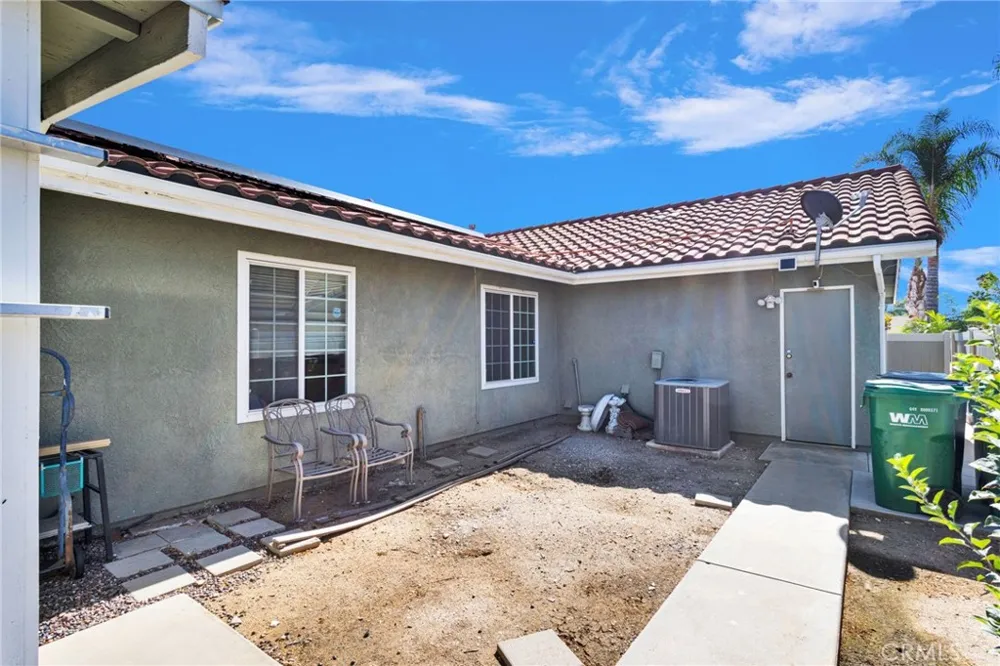 12335 Yuma Court Moreno Valley, CA 92557