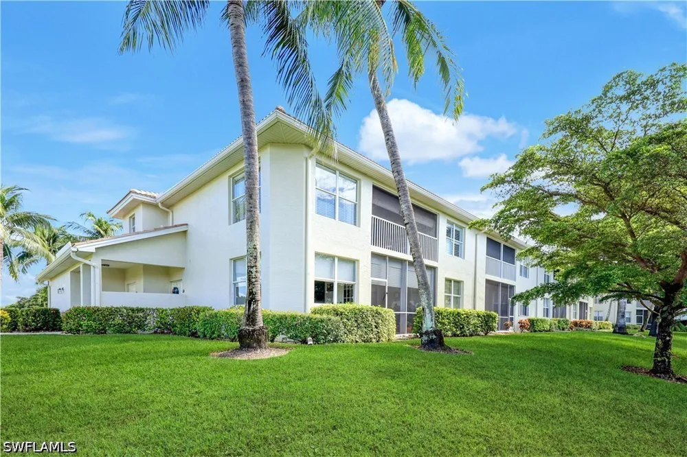 Dover Place #103 Naples, FL 34104