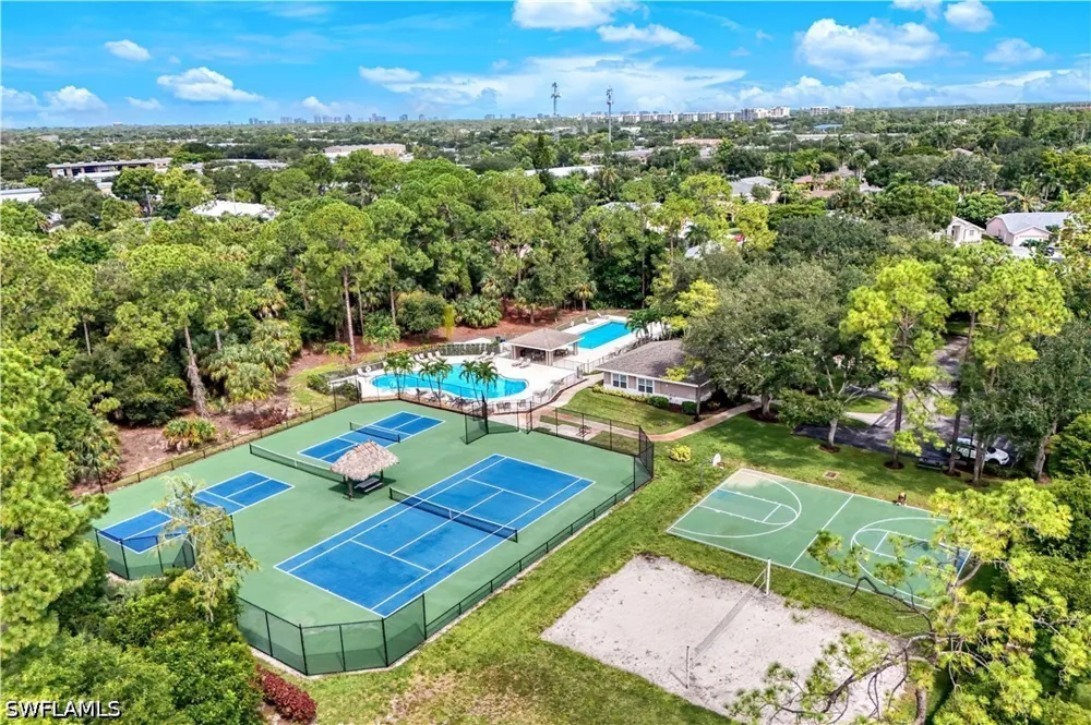 Dover Place #103 Naples, FL 34104