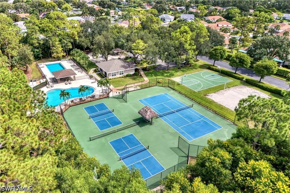 Dover Place #103 Naples, FL 34104