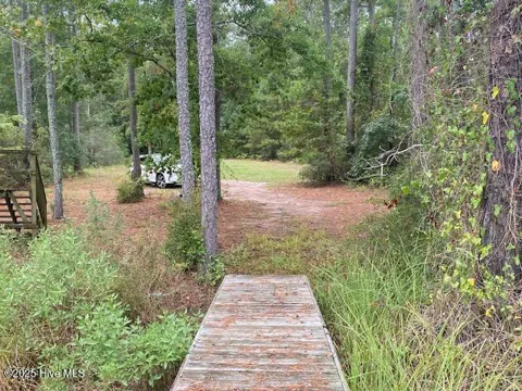 8 Pine Crest Road