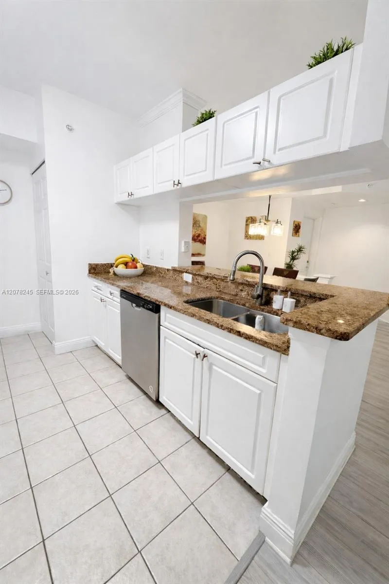17125 Bay Rd #3105 Sunny Isles Beach, FL 33160