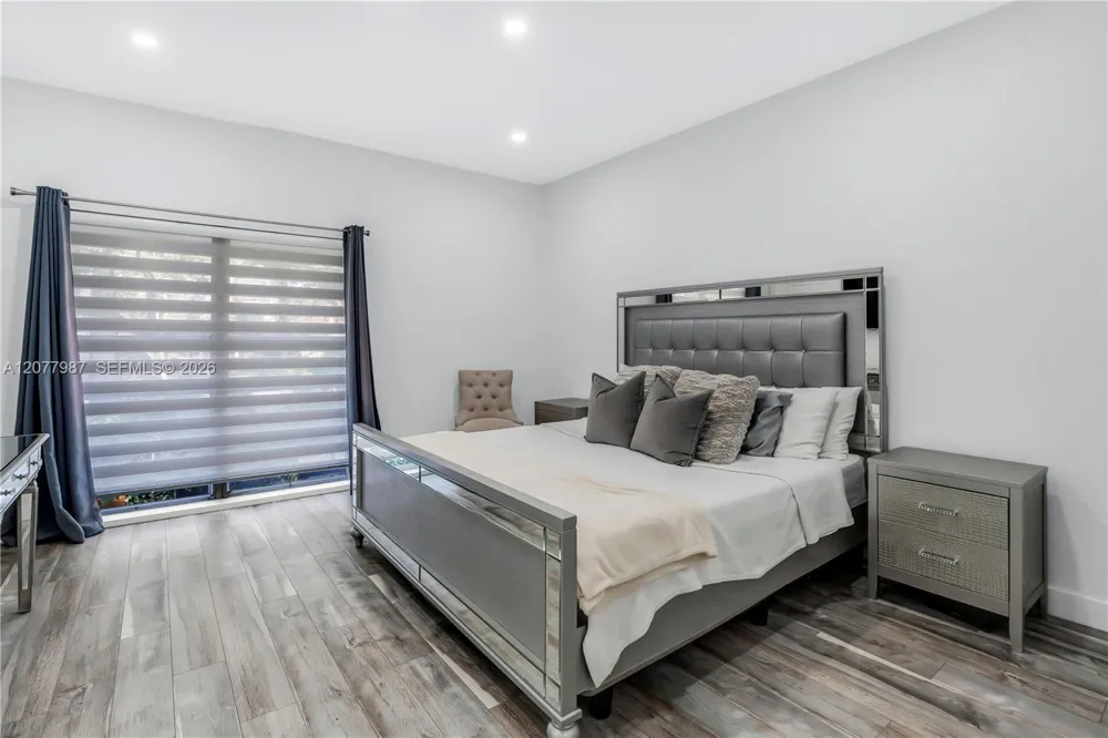 3321 Simms St #13B Hollywood, FL 33021