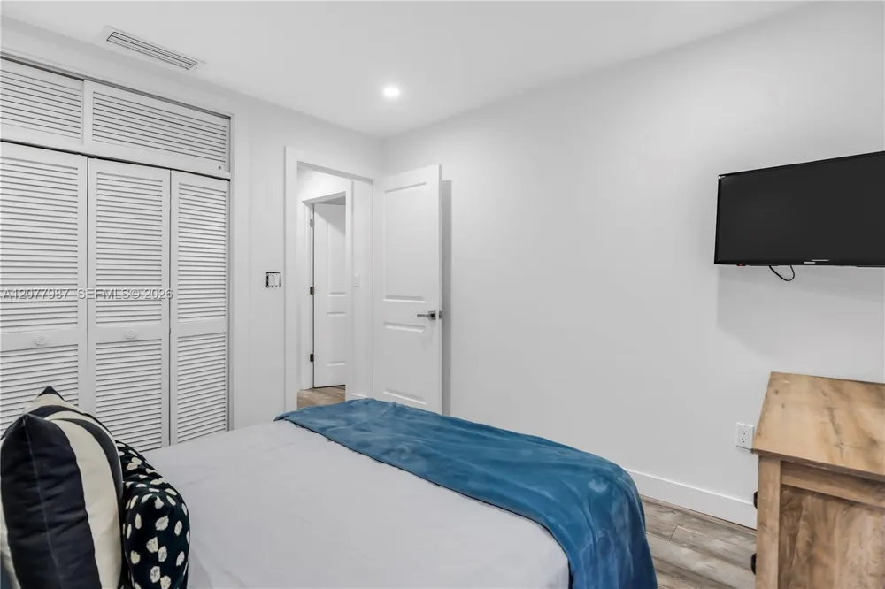 3321 Simms St #13B Hollywood, FL 33021