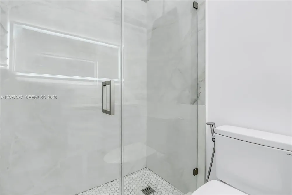 3321 Simms St #13B Hollywood, FL 33021