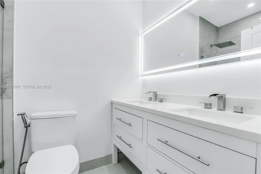 3321 Simms St #13B Hollywood, FL 33021