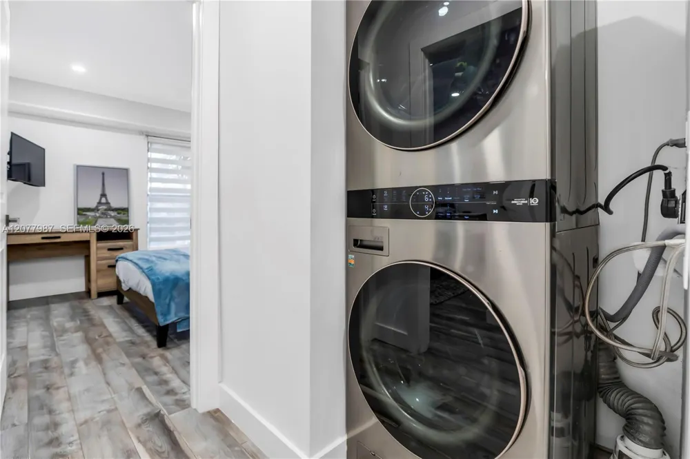 3321 Simms St #13B Hollywood, FL 33021