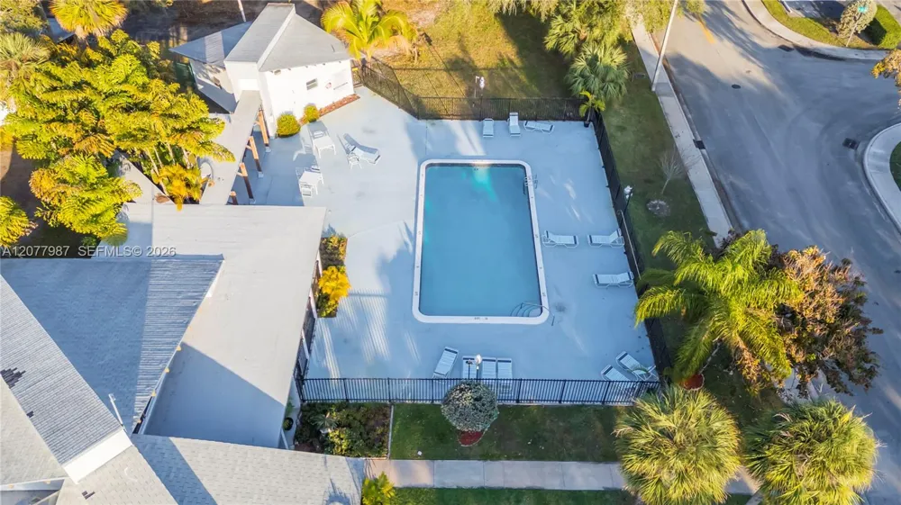 3321 Simms St #13B Hollywood, FL 33021
